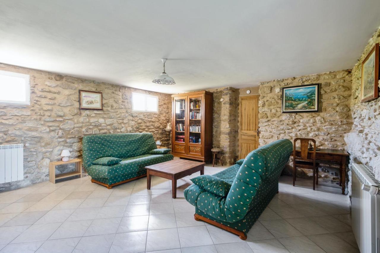 Villa Charmante A La Tour-D'Aigues Avec Piscine Privee Экстерьер фото
