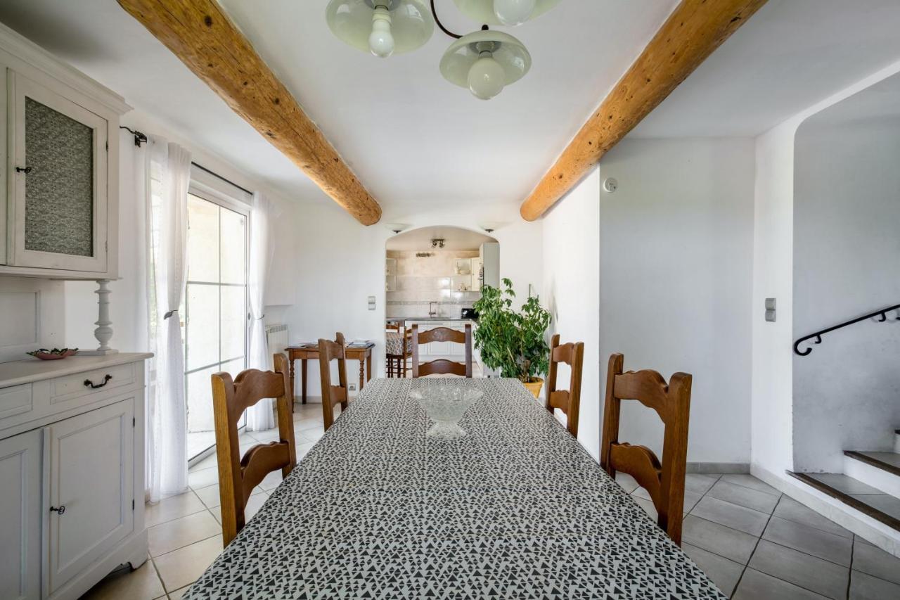 Villa Charmante A La Tour-D'Aigues Avec Piscine Privee Экстерьер фото