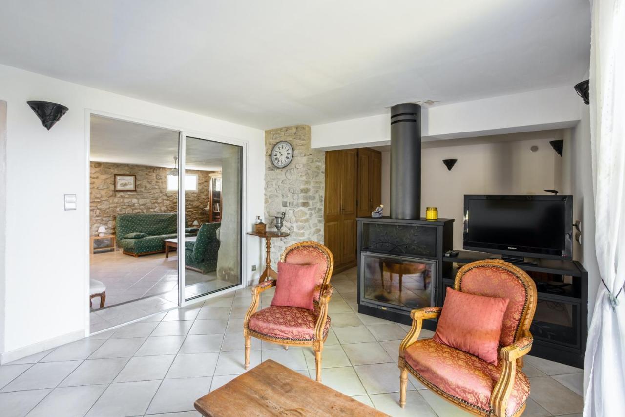 Villa Charmante A La Tour-D'Aigues Avec Piscine Privee Экстерьер фото