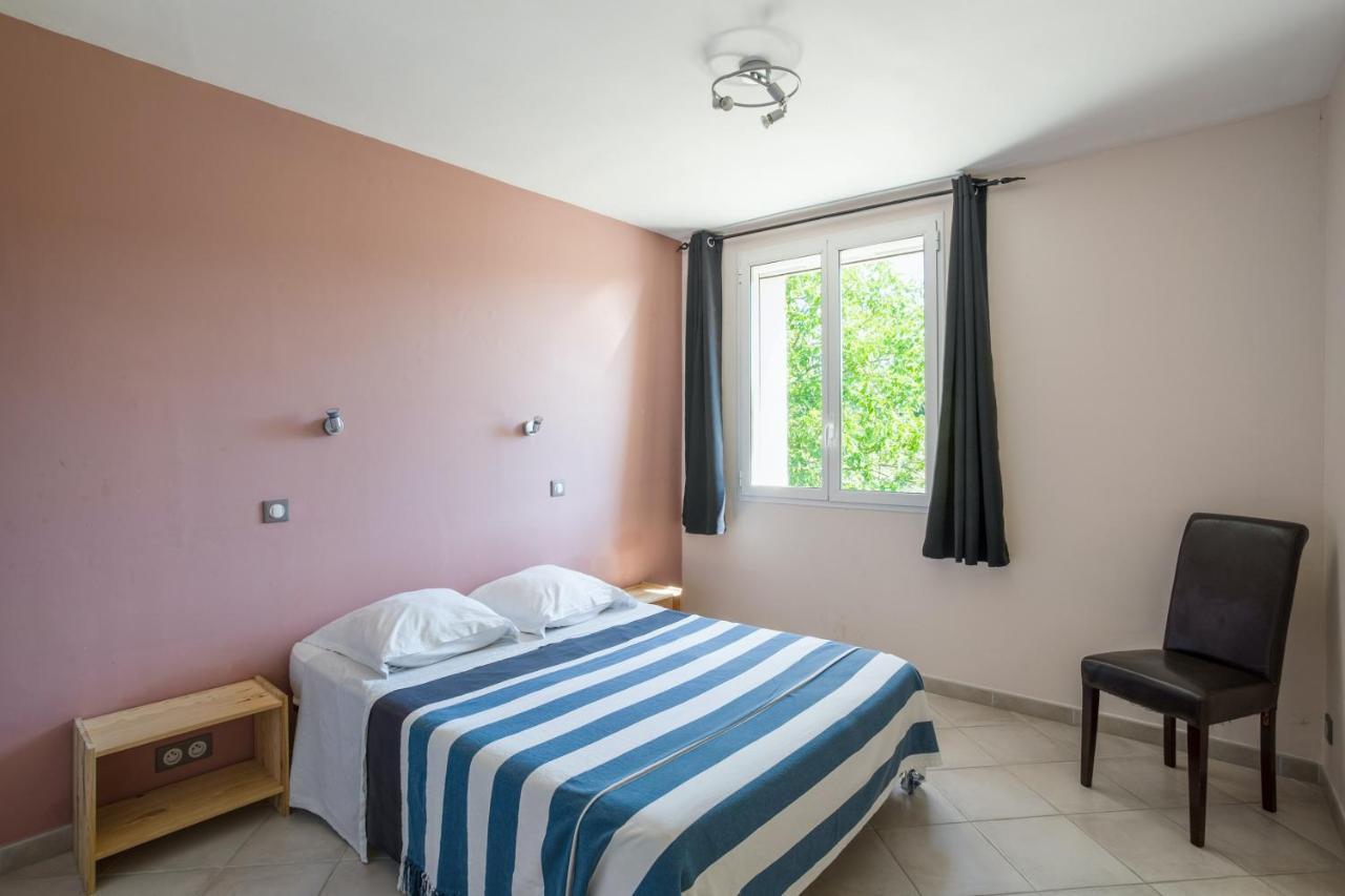 Villa Charmante A La Tour-D'Aigues Avec Piscine Privee Экстерьер фото